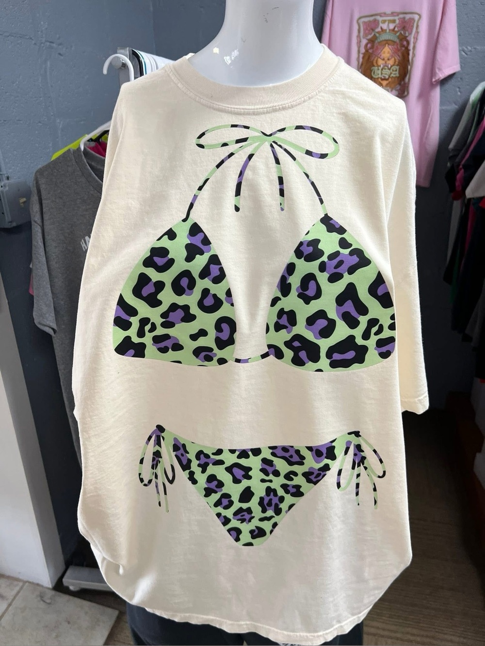 Brand new unisex T-shirt comfort colors bikini cream